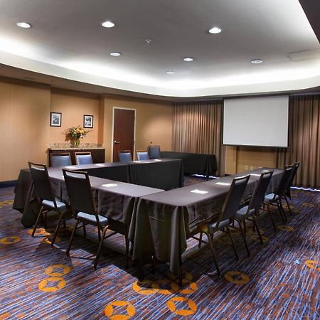 Courtyard By Marriott Файетвил Екстериор снимка