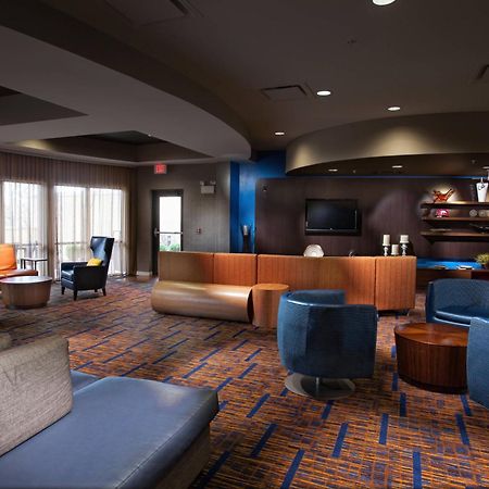 Courtyard By Marriott Файетвил Екстериор снимка
