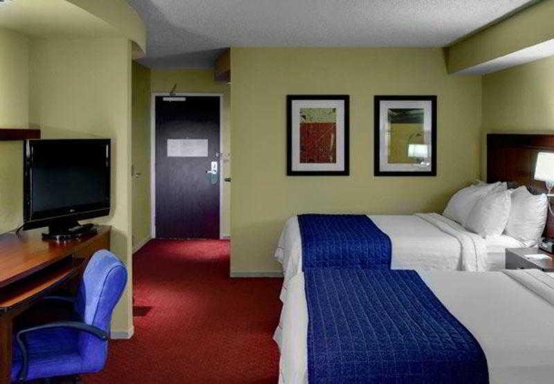 Courtyard By Marriott Файетвил Екстериор снимка