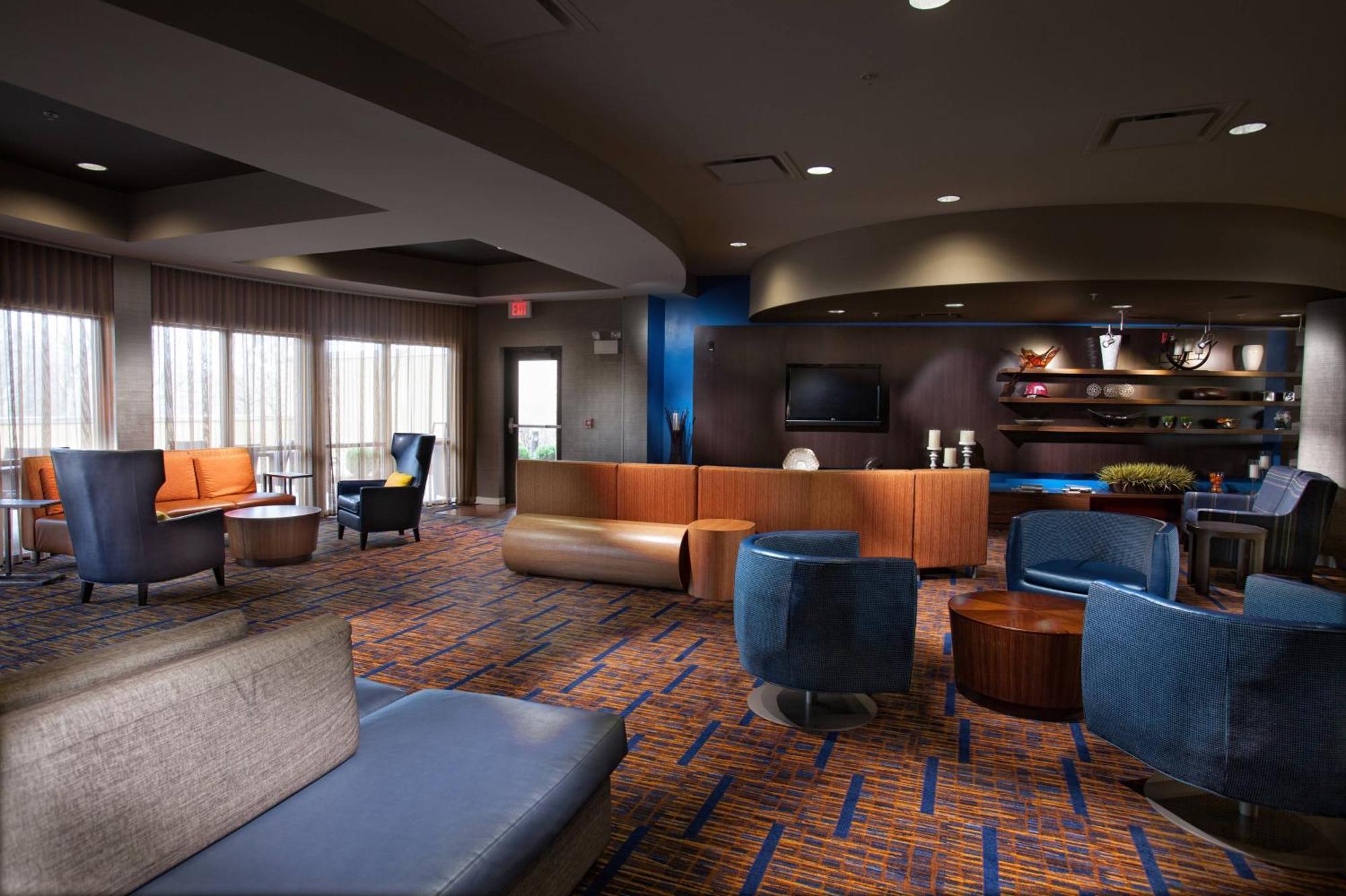 Courtyard By Marriott Файетвил Екстериор снимка