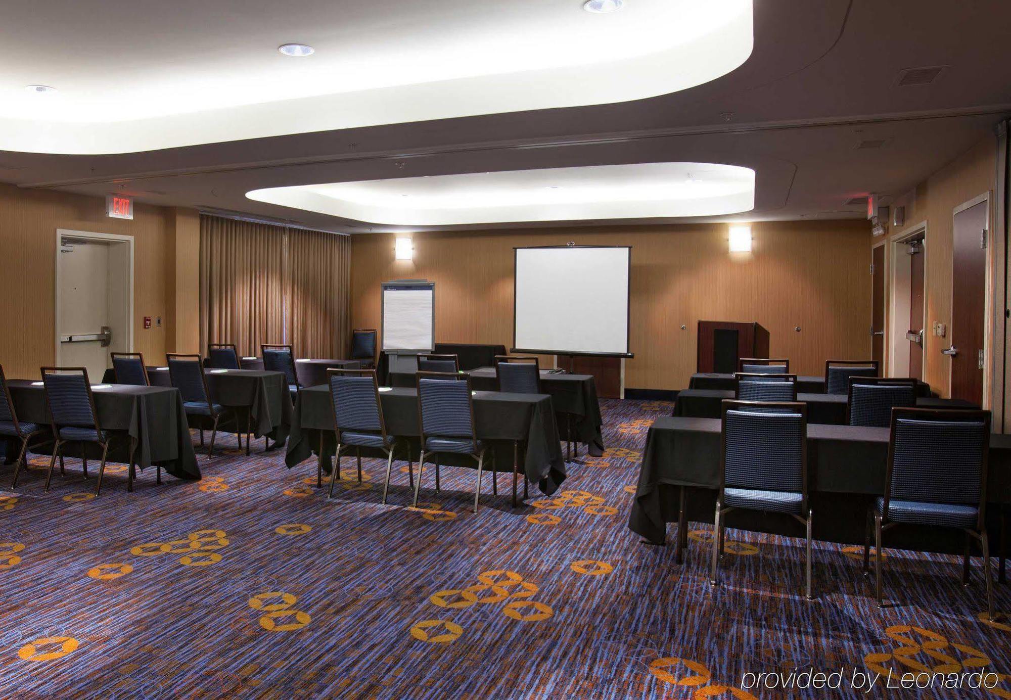 Courtyard By Marriott Файетвил Екстериор снимка
