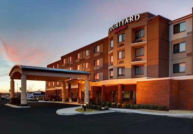 Courtyard By Marriott Файетвил Екстериор снимка